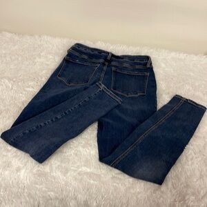 OLD Navy women’s ripped skinny jeans. Size 6